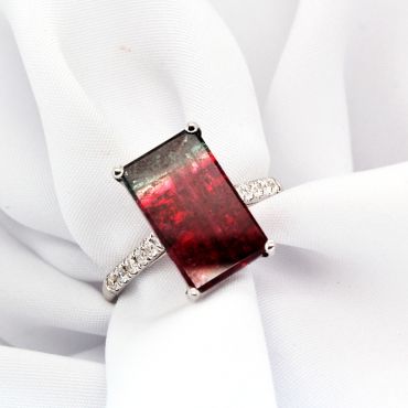 18ct White Gold Rectangle Tourmaline and Diamond Shoulder Ring