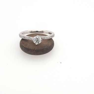 Diamond Engagement Ring With Twisted Shoulders
